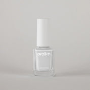Le vernis à ongles blanc d'OrelKa