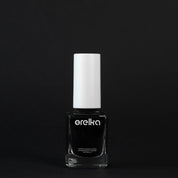 Le vernis à ongles noir et bio sourcé d'OrelKa