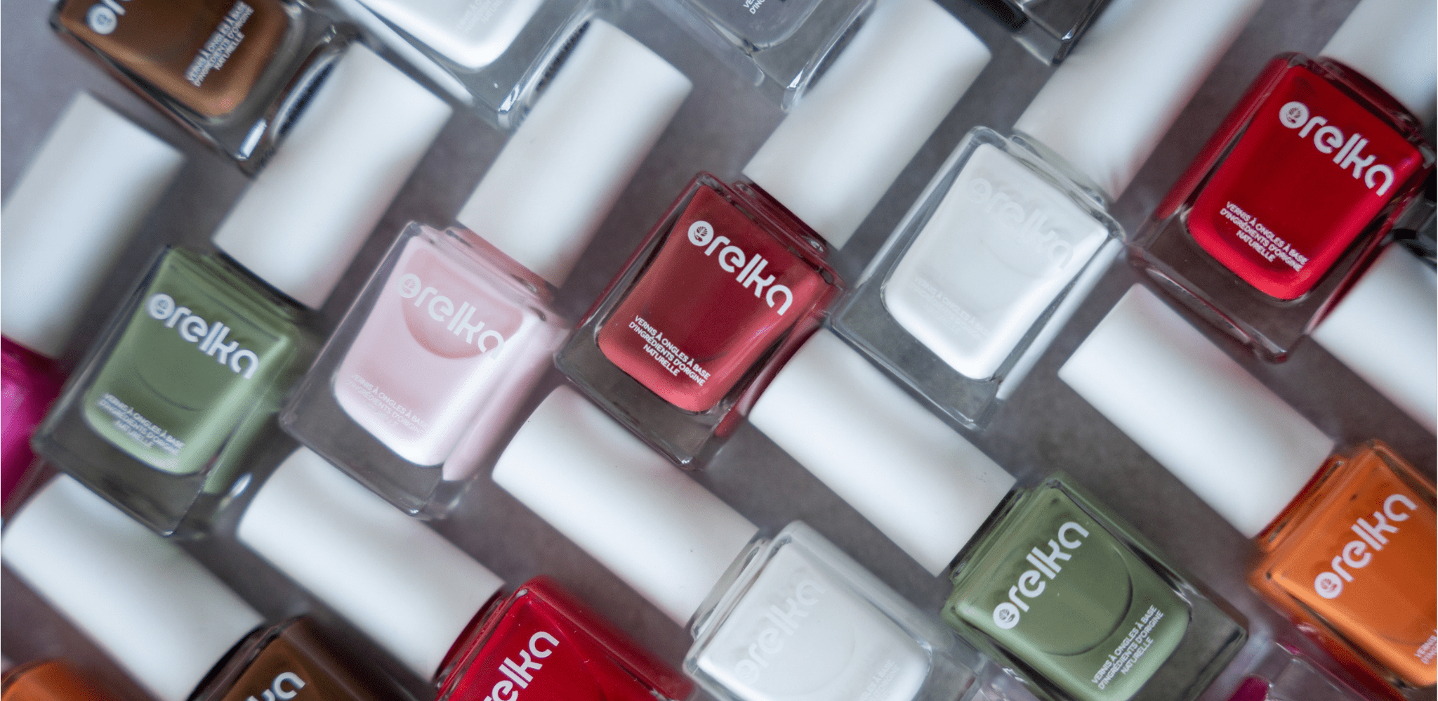 Les vernis à ongles d'Orelka posés les uns à côté des autres